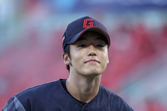 '6連続BBBBBBB' 満塁を作り押し出し失点、20歳の新人にキム・テヒョン監督は'なぜ'またチャンスを与えようとしたのか [釜山現場]
