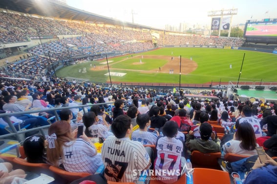 「当然のことはない」" 1300万を目前に控えたプロ野球、歴代級の熱気の裏に隠れた興行の脅威要素 [創刊22 企画①]