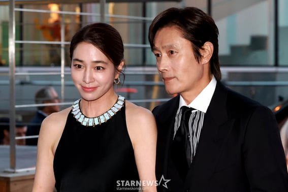 高永旭，此次再次“狙击”李民政夫妇：“李秉宪表情看起来并不幸福”