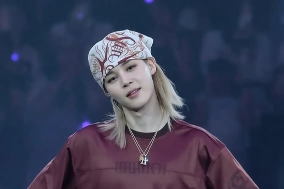 "CÁSATE CONMIGO, JIMIN": Un hombre también cautivado por Jimin