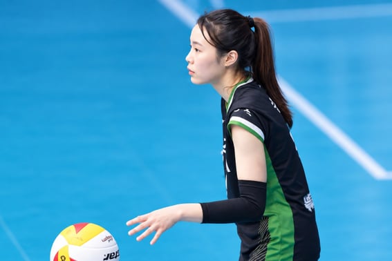 Duda en el draft: la de 170 cm OH Son Yoon-a se alza como MVP universitaria. La pasión por el voleibol no se detuvo ni ante una rotura del ligamento cruzado anterior; ahora llama a las puertas del profesionalismo [Entrevista]