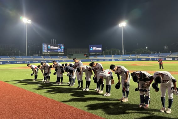 “仅第一局狂轰 12 分” 前四局以 15-0 领先，韩国 U-18 棒球队对新加坡队取得完封胜…… “朴根瑞投 2 局送出 5 次三振无失分”