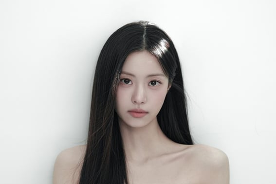 「ルセラフィム脱退」キム・ガラム、がらりと変わった雰囲気..俳優活動を控え、新しいプロフィールを公開 [スター・イシュー]