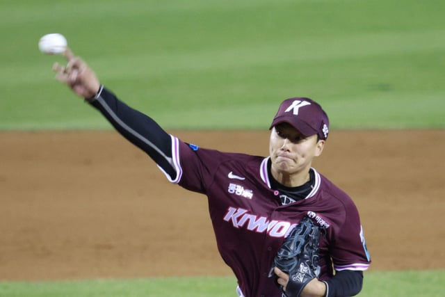 A blockbuster move to the starting rotation! Kiwoom's Kim Sung-jin records a 9-inning scoreless complete victory in the Futures League, achieving a historic milestone for the Heroes — the first time since left-hander Park Jong-yoon 13 years ago.