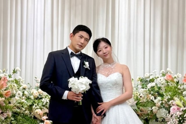 Rapper Timmy công bố lễ cưới với Lee Ha kém 10 tuổi..Yoo Ji-dam: "Chúc chị sống tốt"