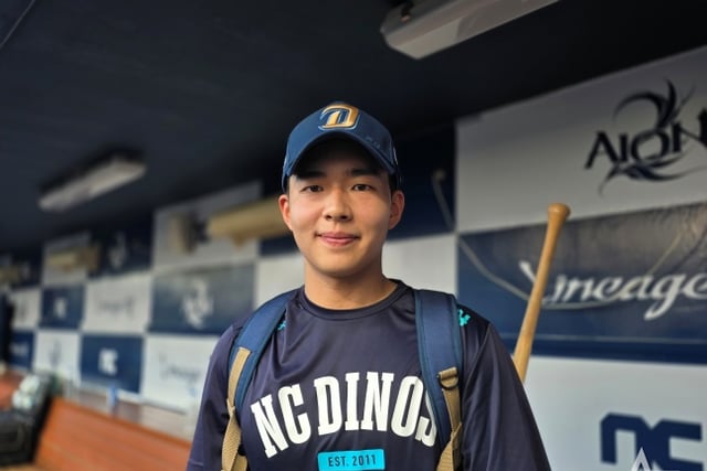 "I just need to do well." Even on his day off, he came out for 15 minutes of shortstop training... There is no such thing as giving up for Kim Hwi-jip, who led the "miracle nine-game winning streak"