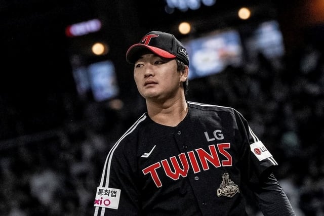 "Two consecutive multi-inning outings? That’s enough." 154 km/h Go Woo-seok, a perfect performance over two days with just 39 pitches in 3⅔ innings... The true "thousand troops and ten thousand horses" has returned.