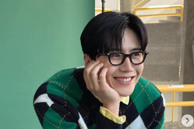 Goo Yoon-jeong no pudo evitar enamorarse... Kim Seon-ho, con una sonrisa que no puede ocultar sus hoyuelos