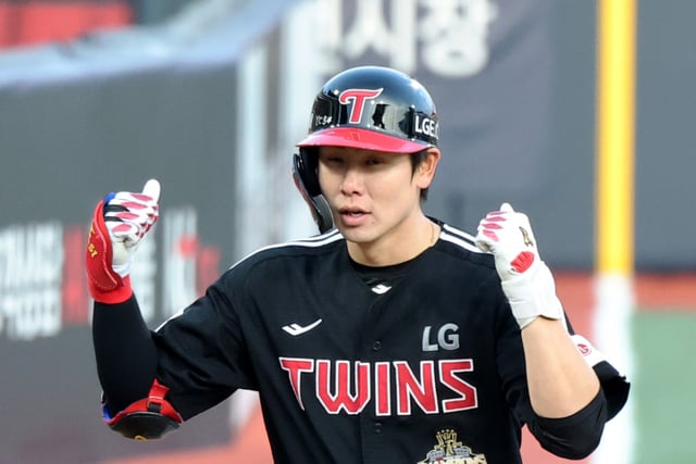 'Pre-FA' Hong Chang-gi is really struggling; season's first demotion to the minors due to lower back muscle pain! '1 1/3 innings, 5 earned runs' Park Shin-ji also sent to the minors