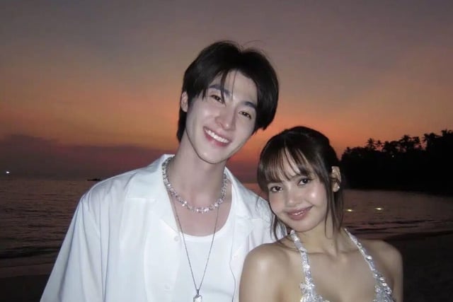 BLACKPINK's Lisa spotted arm-in-arm with 'Thailand's Cha Eun-woo' in London.. Rekindled dating rumors [Star Issue]