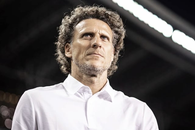 ¿Fue tan frustrante la derrota que se produjo ese día? El legendario exjugador del Manchester United, ahora entrenador debutante, perdió su primer partido y declaró: "El contenido del juego y el resultado fueron diferentes"... Ahora se enfrenta a Corea.