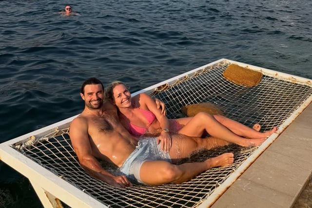 'Leg Amputation Crisis' Overcome by Ski Queen, 'Fiery' Date with 11-Year-Younger Man → Bold Luxury Fashion Shoot