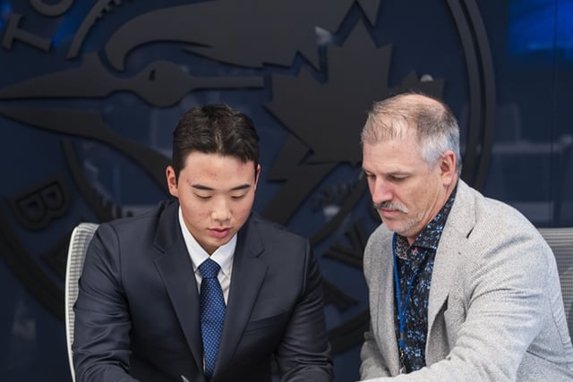 Toronto, which missed out on "Doosan 1st Rounder" Kim Ji-woo, completes signing of Jangchung High School right-hander Kwon Si-woo: "Signing bonus of 450 million won." Secures a Korean prospect for the second consecutive year!