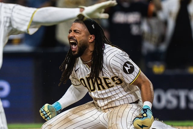 'Powerful even without Song Seong-moon' SD, crushes Cubs 8-0 with 13-hit barrage! Just one win away from NLDS berth