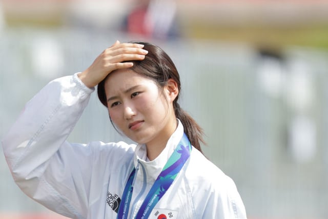 'First in history' South Korea women's archery 'no gold'... Oh Ye-jin also defeated by '17-year-old prodigy,' settles for silver medal