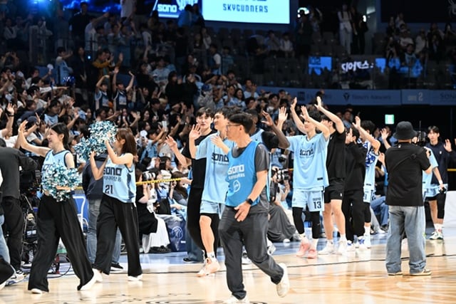 "El efecto de las 3 medallas de oro ya se ha hecho sentir": la KBL arranca con una 'marcha de entradas agotadas'... venta de entradas de pie y Busan abrió hasta el tercer piso