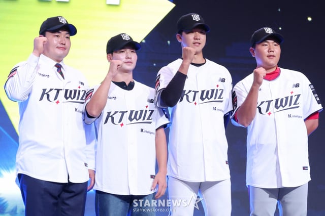 ‘1R Lee Seung-won, 250 million won’ KT completes contracts with all 11 rookies for 2027, including Choi Ji-min on a ‘0 won signing bonus’ deal