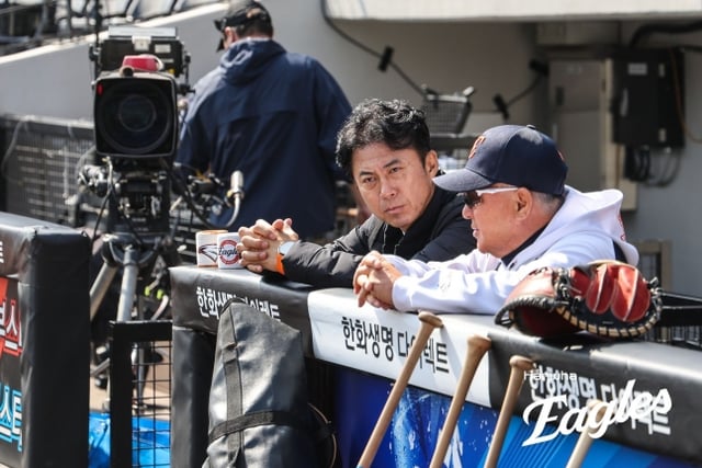 [Oficial] Hanwha, tras el "descenso al 9º puesto", se despide también del gerente Son Hyuk, quien fichó a "Ponce, Weiss y Kang Baek-ho": "Se inicia de inmediato la búsqueda de un sucesor"