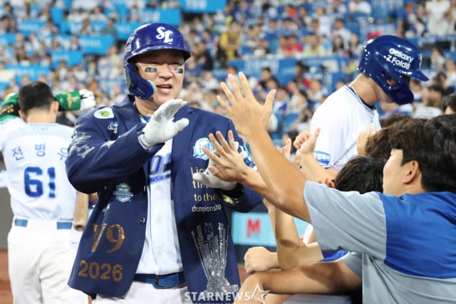 "Record-breaking firsts and oldest ages emerge": Choi Hyeong-woo, Ryu Hyun-jin, and Kang Min-ho prove that age is just a number
