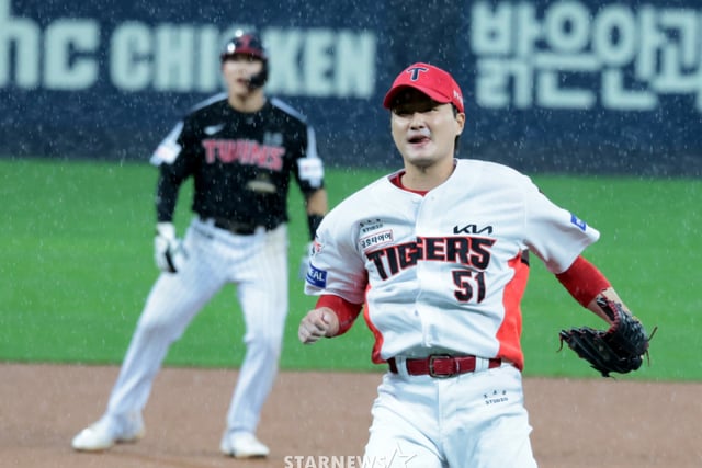 KIA's 'This Pitcher' Will See His Market Value Skyrocket Even Further → But Why Did the Manager Keep Saying "I'm Sorry, I'm Sorry"? [On the Scene: Wild Card Series Game 2]