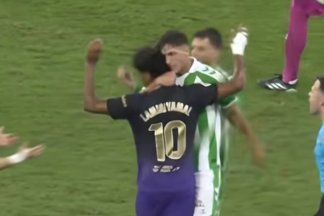 Yamal, caught up in a "headbutt brawl," nearly lost his composure and risked missing 'El Clasico'... Critics point out: "What good is genius if you can't control your emotions?"