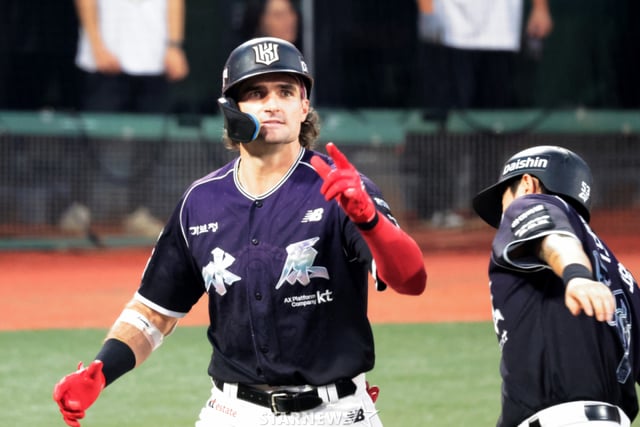 ¡Éxito rotundo! El corresponsal de los Colorado Rockies también lo menciona: "Hilliard lideró el título de KT → parece un candidato al MVP"