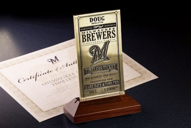 An 11-year-old '1.33 million won golden ticket' turns out to be just a top-deck seat or standing room… World Series ticket prices surge to 4.21 million won, sparking Milwaukee fan outrage and an official team apology