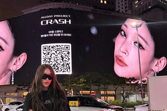 Mother Who Once Opposed Her Career, Now Supports Her on the 'Shinsegae Department Store' Billboard: Ani Poses in Front of the Screen Featuring Her Own Image [Star Issue]