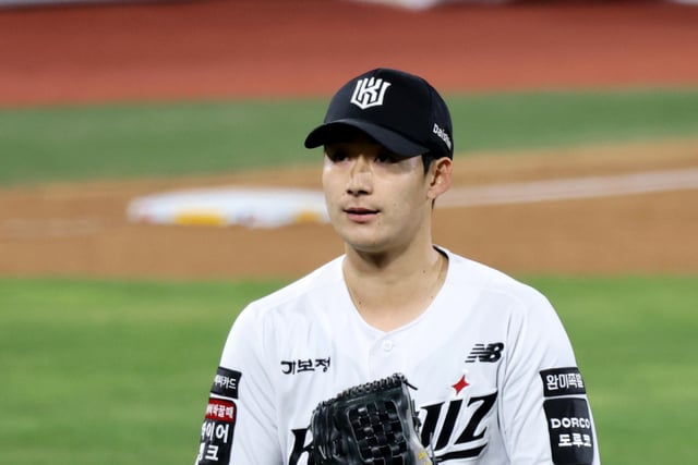 From high school obscurity to KBO saves leader, then a SoftBank development player: A 26-year-old Japanese independent league pitcher’s turnaround story — “Right now, I am only thinking about KT and the Korean Series”