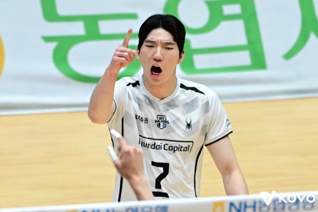 'Combined for 37 points' — Heo Su-bong, Leo, and Shin Ho-jin explode! Hyundai Capital defeats KEPCO 3-1 in a comeback victory → Rematch against Korean Air in the championship final set [KOVO Cup Semifinal Review]