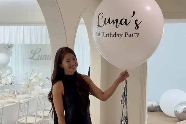 李诗英,离婚后公开二女儿的周岁宴现场……“谢谢你健康地长大”