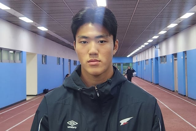 Overcoming the nightmare of a red card exit, the "steel-mentality" 2007-born rising star Mo Gyeong-bin: "I was so sorry... I wanted to make it up for it" [Seongnam on-site]