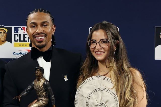 The Man Worth 452.3 Billion Won, Francisco Lindor, Reveals Decision to Undergo Vasectomy: "This Time It's the Husband's Turn" — Wife's Humorous Gift Also Draws Attention