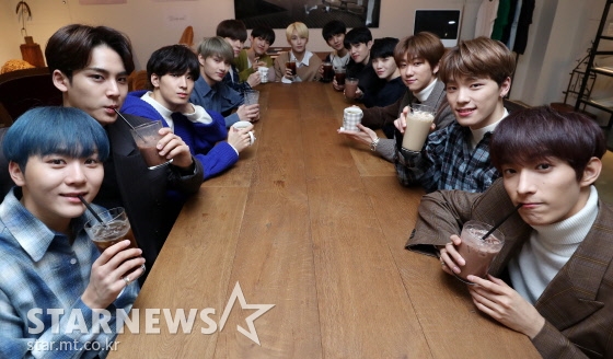 (왼쪽부터) 세븐틴 멤버 승관, 민규, 원우, 준, 버논, 호시, 정한, 조슈아, 에스쿱스, 우지, 디에잇, 디노, 도겸 /사진=김휘선 기자