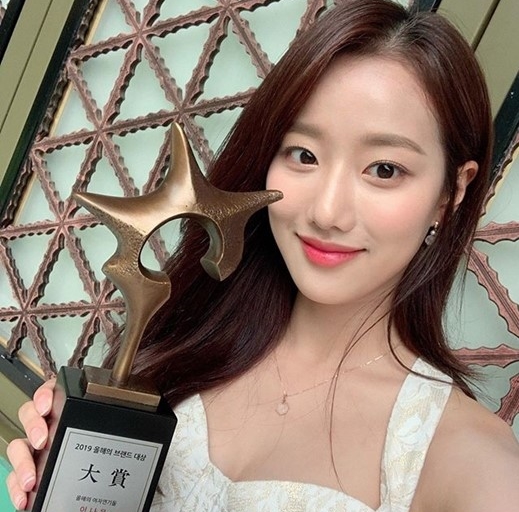 /사진=에이프릴 공식 인스타그램