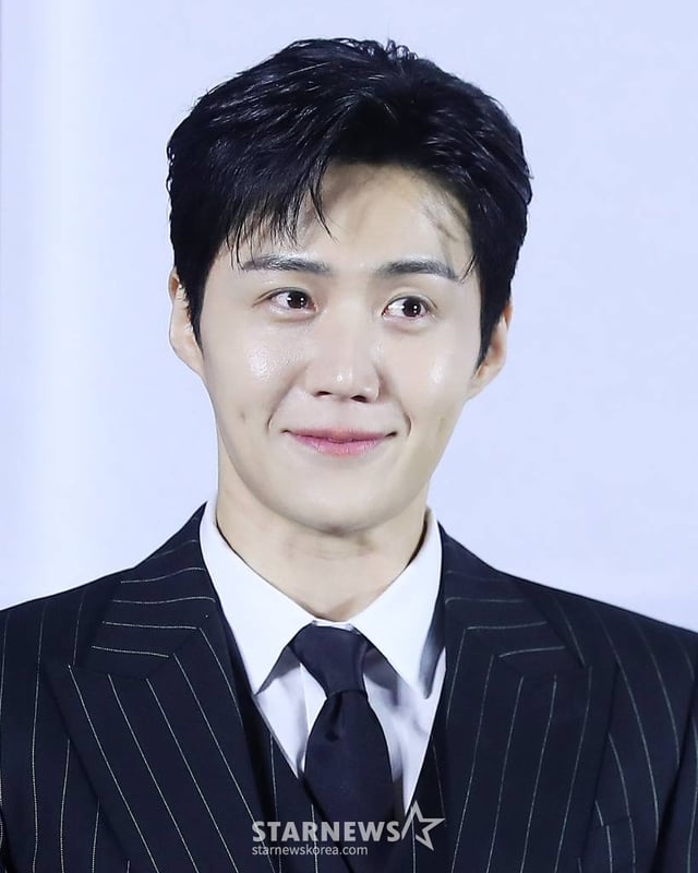 배우 김선호가 22일 오전 서울 광진구 롯데시네마 건대입구에서 진행된 영화 '귀공자' 제작보고회에 참석해 미소를 짓고 있다.  '귀공자'는 필리핀 불법 경기장을 전전하는 복싱 선수 '마르코' 앞에 정체불명의 남자 '귀공자'를 비롯한 각기 다른 목적을 지닌 세력들이 나타나 광기의 추격을 펼치는 이야기. 내달 21일 개봉. 2023.05.22 /사진=김창현 기자 chmt@