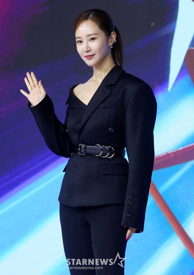 소녀시대 유리가 13일 오전 서울 종로구 JW메리어트 동대문스퀘어서울에서 진행된 디즈니+의 오리지널 예능 '더 존: 버텨야 산다 시즌 2' 제작발표회에 참석해 포즈를 취하고 있다. 2023.06.13 /사진=김창현 기자 chmt@
