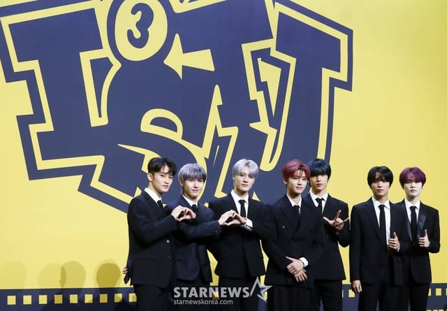 보이 그룹 NCT DREAM(엔시티 드림)이 17일 오후 서울 송파구 롯데호텔 월드에서 진행된 정규 3집 'ISTJ'(아이에스티제이) 발매 기념 기자간담회에 참석해 포즈를 취하고 있다. 이번 앨범명과 동명의 타이틀 곡 'ISTJ'는 하이브리드 힙합 댄스 곡으로 가사에는 MBTI의 정형화된 틀을 깨고, ISTJ인 상대를 해석하는 나만의 방법을 가졌다는 ENFP의 자신감에 찬 이야기를 담았으며 NCT DREAM만의 색깔로 해석한 MBTI는 어떤 매력일지 궁금증을 고조시킨다. 2023.07.17 /사진=김창현 기자 chmt@