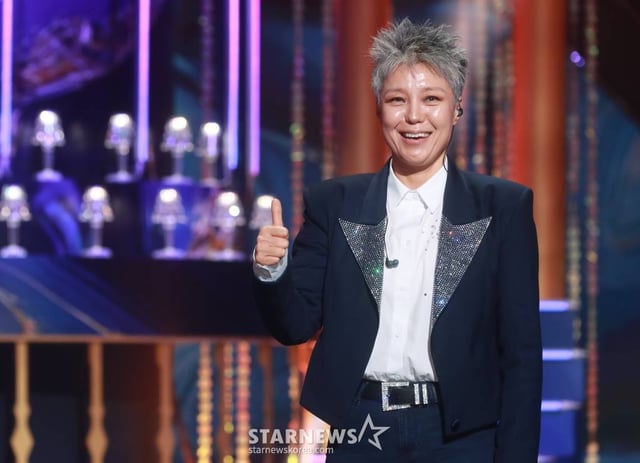 가수 이은미가 23일 오후 서울 여의도 KBS 신관에서 진행된 2TV 예능 '골든걸스' 쇼케이스에서 포즈를 취하고 있다. /2023.11.23 /사진=이동훈