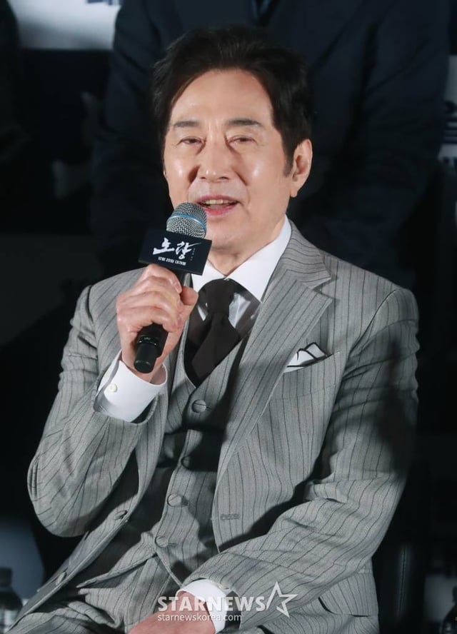 배우 백윤식이 12일 오후 서울 롯데시네마 월드타워점에서 진행된 영화 '노량: 죽음의 바다'(감독 김한민) 언론시사회 및 기자간담회에 참석해 질문에 답하고 있다. /2023.12.12 /사진=이동훈