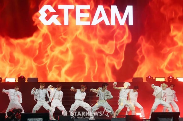 필리핀 그룹 SB19가 지난 14일 필리핀 아레나에서 열린 '2023 아시아 아티스트 어워즈 인 필리핀'(2023 Asia Artist Awards IN THE PHILIPPINES, 이하 '2023 AAA')에서 멋진 무대를 선보이고 있다. 앤팀은 '2023 AAA'에서 이모티브, 베스트 초이스 상을 수상했다. '2023 AAA'는 스타뉴스가 주최하고 Asia Artist Awards 조직위원회, TONZ 엔터테인먼트, PULP Live World가 공동 주관한다. 그룹 아이브(IVE) 장원영, 가수 강다니엘, 그룹 제로베이스원 성한빈이 MC를 맡았다. /사진=김창현
