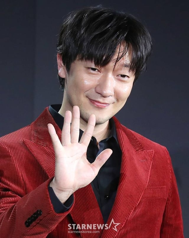 배우 손석구가 1일 오전 서울 용산구 몬드리안 서울 이태원에서 진행된 넷플릭스 시리즈 '살인자ㅇ난감' 제작발표회에 참석해 포즈를 취하고 있다. '살인자ㅇ난감'은 우연히 살인을 시작하게 된 평범한 남자와 그를 지독하게 쫓는 형사의 이야기를 그린 넷플릭스 시리즈. 오는 9일 공개. 2024.02.01 /사진=김창현