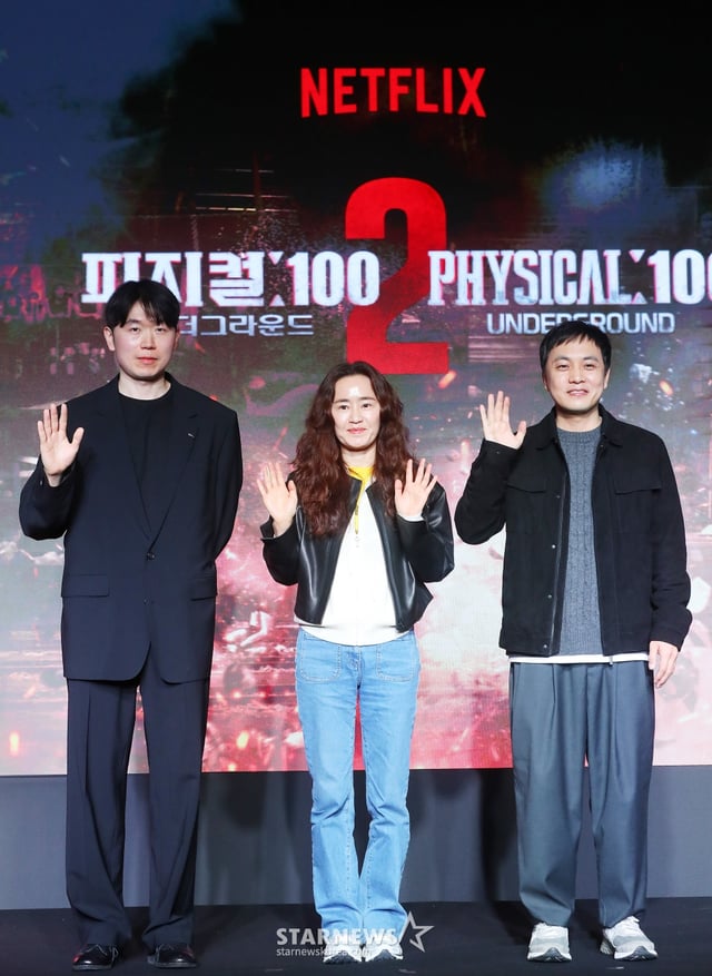 장호기 PD, 강숙경 작가, 이종일 PD가 14일 오전 서울 마포구 호텔 나루 서울 엠갤러리에서 진행된 넷플릭스 오리지널 예능 '피지컬: 100 시즌2-언더그라운드' 제작발표회에 참석해 포즈를 취하고 있다.  '피지컬: 100'은 가장 완벽한 피지컬을 가진 최고의 '몸'을 찾기 위해, 최강 피지컬이라 자부하는 100인이 벌이는 극강의 서바이벌 게임 예능이다. 오는 19일 공개. 2024.03.14 /사진=김창현