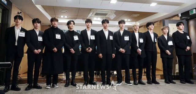 소속사 대표로부터 폭언 및 폭행 피해를 당한 사실이 드러나며 충격을 안긴 아이돌 그룹 오메가엑스가 16일 오후 서울 서초구 서초동 변호사회관에서 진행된 전속계약 해지 관련 기자회견에 참석하고 있다. 오메가엑스는 앞서 지난 10월 말 미국 LA 투어를 소화하던 도중 소속사 대표로부터 폭언 및 폭행을 당하고 있는 모습이 영상을 통해 공개되몀 충격을 전했다. 또 멤버 2명은 코로나19 감염 사실을 숨기고 무대에 오르라는 강요를 받았다. 2022.11.16
