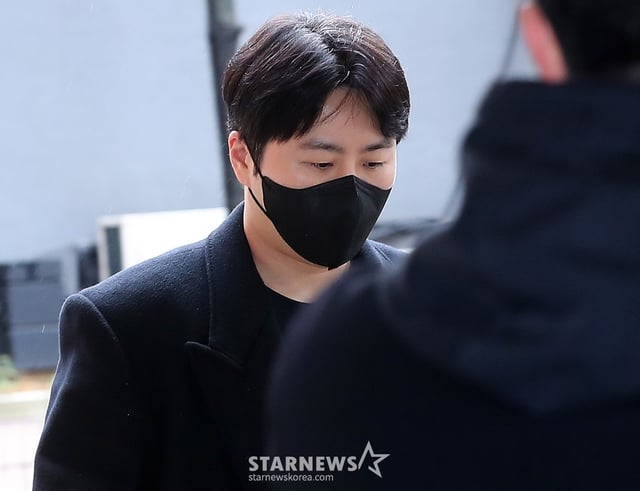 범인도피 방조, 도로교통법위반(음주운전 방조 및 음주운전 등) 혐의를 받고 있는 가수 겸 배우 이루(본명 조성현)이 26일 오전 서울 마포구 서부지방법원에서 진행된 항소심 선고 공판에 출석하고 있다. 2024.03.26 /사진=김창현