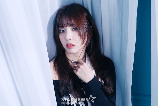 걸그룹 엔믹스(NMIXX) 지우가 서울 종로구 스타뉴스 사옥에서 진행된 '2023 아시아 아티스트 어워즈 인 필리핀'(2023 Asia Artist Awards IN THE PHILIPPINES, 이하 2023 AAA) 수상 인터뷰에 앞서 포즈를 취하고 있다. /사진=김창현