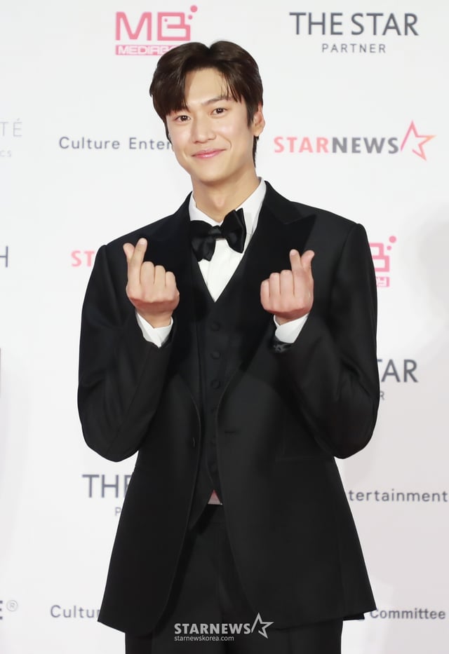 배우 나인우가 13일 오후 일본 나고야 니혼가이시홀에서 열린 스타뉴스-미디어보이 주최 '2022 Asia Artist Awards IN JAPAN'(2022 아시아 아티스트 어워즈, 이하 2022 AAA) 레드카펫 행사에 참석해 포즈를 취하고 있다. 스타뉴스와 미디어보이가 주최하고 Asia Artist Awards 조직위원회와 더스타파트너, 컬쳐 엔터테인먼트가 공동 주관한 글로벌 NO.1 시상식 '2022 AAA'는 올 한 해 동안 국내외에서 많은 사랑을 받은 가수, 배우들이 참석해 눈을 뗄