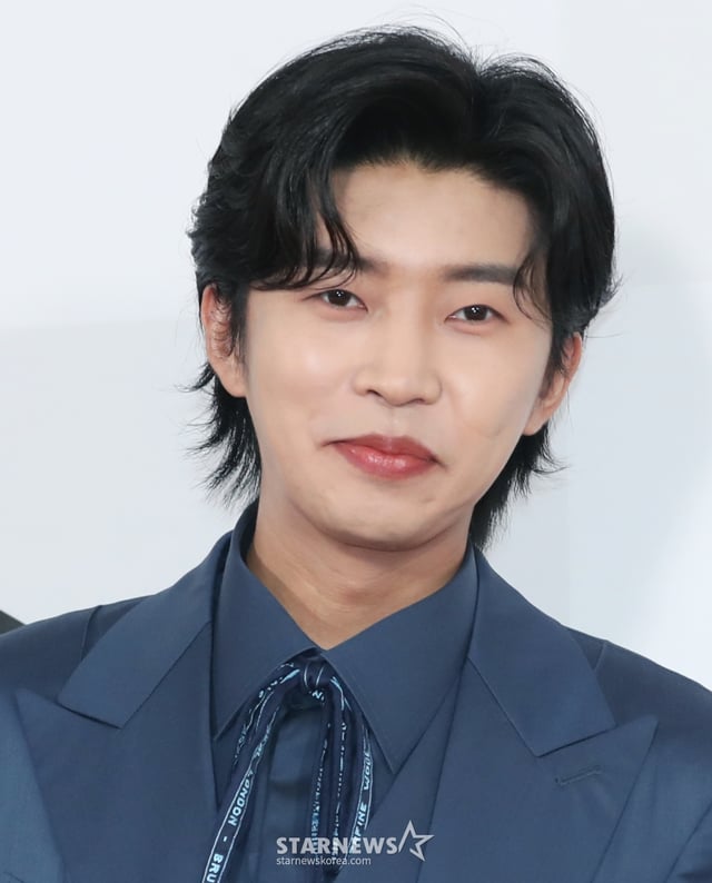 (서울=뉴스1) 권현진 기자 = 가수 임영웅이 10일 오후 인천 남동구 소래로 인천남동체육관에서 열린 '2023 더팩트 뮤직 어워즈'(2023 TMA) 레드카펫 행사에 참석해 미소를 짓고 있다. 2023.10.10/뉴스1  Copyright (C) 뉴스1. All rights reserved. 무단 전재 및 재배포,  AI학습 이용 금지. /사진=(인천=뉴스1) 권현진 기자