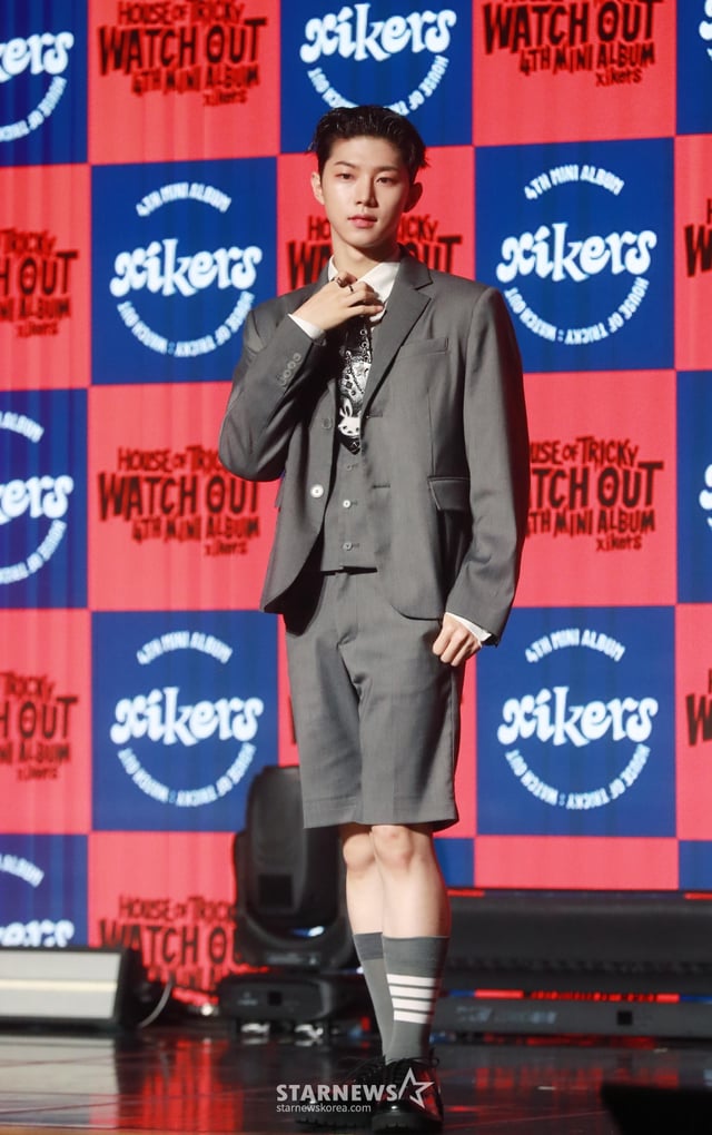 그룹 싸이커스 현우가 5일 오후 서울 마포구 신한카드 SOL페이 스퀘어 라이브홀에서 진행된 미니 4집 ‘하우스 오브 트리키 : 워치 아웃'(HOUSE OF TRICKY : WATCH OUT) 발매기념 쇼케이스에서 포즈를 취하고 있다. 이번 앨범에는 타이틀곡 '위치'를 비롯해 '워치 아웃'(WATCH OUT), '백 오프'(BACK OFF), '비터스위트'(Bittersweet), '샌드캐슬'(Sandcastle), '행 /사진=이동훈
