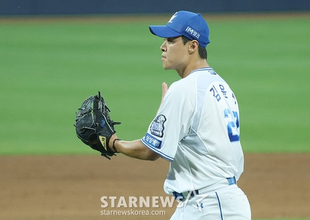 김윤수가 7회 위기를 막아내고 기뻐하고 있다. /사진=김진경 대기자